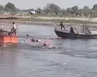 मथुरा नौका हादसा : सन्नाटे में डूबा लुधियाना का जगराओं, नम आंखों से अपने प्रियजनों को निहारते लोग, जानिए क्या कुछ कहा...