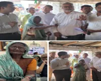 कानपुर : शिकायत लेकर डीएम के जनता दर्शन में पहुंची मां, कहा- साहब बेटी  दुर्व्यवहार करती है, घर खाली करवा दीजिए...   