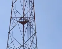 बाराबंकी में इश्क वाला हाई वोल्टेज ड्रामा : टॉवर पर चढ़ा आशिक, प्रेमिका को बुलाने की जिद पर अड़ा