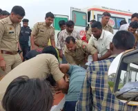 Muzaffarnagar News:  स्कूल बस और मोटर साइकिल में भीषण टक्कर, दो बच्चों समेत एक व्यक्ति की मौत, कई घायल