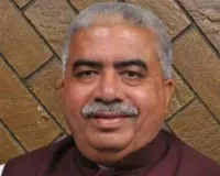 खादी योजनाओं पर शत-प्रतिशत खर्च, मंडल स्तर पर प्रदर्शनियां करें आयोजित, राकेश सचान ने की वित्तीय वर्ष 2026-27 की समीक्षा बैठक