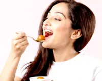 मीठा कम करें, जीवन में सेहत भरें... जानें चीनी छोड़ने के चमत्कारी फायदे