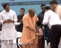 वाराणसी से सीएम योगी ने किया ‘स्कूल चलो अभियान’ का आगाज, कहा- पहले की सरकार में स्कूल की हालत बहुत खराब थी