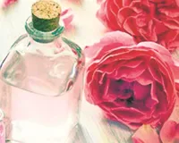 गर्मियों में त्वचा की देखभाल के लिए गुलाब जल