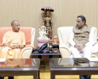 यूपी में चुनावी रणनीति पर मंथन तेज: मंत्रिमंडल विस्तार से लेकर बड़े बदलावों की तय हुई गणित, CM योगी से मुलाकात के बाद दिल्ली रवाना तावड़े 