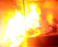 Lucknow News: मंडी में लगी भीषण आग, 20 से अधिक दुकानें जली, सिलेंडर में हुए धमाके