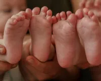 Bareilly दुर्लभ डिलीवरी...एक साथ गूंजीं तीन किलकारियां, महिला ने तीन बच्चों को दिया जन्म