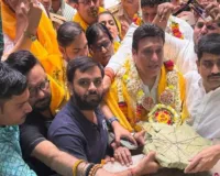 Govinda in Vrindavan:  बांके बिहारी की शरण में हीरो नंबर वन, संत प्रेमानंद से लिया आशीर्वाद 