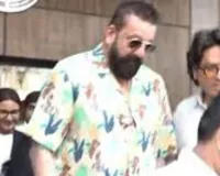 महिला आयोग के सामने पेश हुए संजय दत्त, सरके चुनर' गीत से जुड़े विवाद को लेकर मांगी माफ़ी 