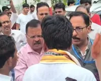 केजीएमयू में प्रदर्शन का VIDEO :  कुलपति का पुतला फूंकने पहुंचे प्रदर्शनकारियों से डॉक्टरों की भिड़ंत, पुलिस को करना पड़ा बल प्रयोग