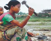 मजदूरों को सम्मान देने में आखिर हर्ज क्या है!