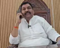 अपर्णा यादव ने फूंका सपा का झंडा, पूर्व मंत्री अरविंद सिंह गोप बोले- 'जिसने पहचान दी उसे जलाना शर्मनाक'