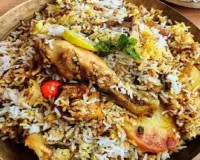 गोरखपुर में चिकन बिरयानी में कॉकरोच मिलने से हड़कंप,  सिटी मॉल में लोगों ने काटा जमकर बवाल 