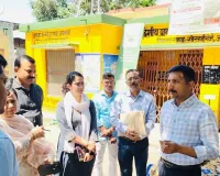 किसानों को बड़ी राहत देगी योगी सरकार :  लखनऊ में गेहूं के लिए 43 केंद्रों पर खरीद, डीएम ने किया निरीक्षण