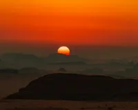 वैज्ञानिक फैक्ट:  आखिर क्यों उदय और अस्त के समय लाल दिखाई पड़ता है सूर्य 