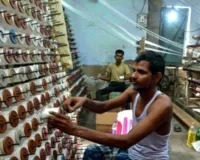 भदोही :  हार्मुज बंद होने से लाखों बुनकरों की रोजी-रोटी का संकट, कालीन हस्त परक उद्योग पर असर;एक्सपोर्ट प्रभावित