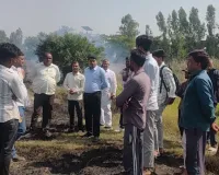 भूसा बनाने की मशीन से निकली चिंगारी,  22 बीघा गेहूं की फसल राख, एसडीएम ने लिया जायजा