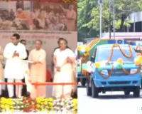 लखनऊ में कूड़ा प्रबंधन व्यवस्था को नई गति, CM Yogi ने दिखाई इलेक्ट्रिक वाहन को हरी झंडी