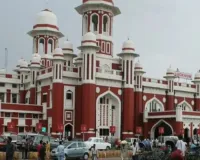 लखनऊ जंक्शन पर निर्माण कार्य से बढ़ी यात्रियों की परेशानी,  मार्ग परिवर्तन और ठहराव की जानकारी के अभाव में बढ़ी दिक्कत