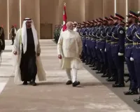अबू धाबी पहुंचे मोदी प्रधानमंत्री : शेख मोहम्मद बिन जायेद ने एयरपोर्ट पर किया स्वागत, कहा- भारत शांति और स्थिरता के लिए हरसंभव मदद को तैयार