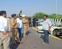 पूर्वांचल एक्सप्रेस-वे पर भीषण हादसा :  तेज रफ्तार कार अनियंत्रित होकर कंटेनर में घुसी, पांच लोगों की मौत 