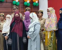 Pilibhit : घोटालेबाज इल्हाम की दो पत्नी समेत सात महिलाएं गिरफ्तार, खाते में पहुंचे थे घोटाले के 8.15 करोड़ रुपये..अब फंसे