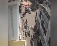 Bareilly:कैंट में पाकिस्तान के समर्थन में नारेबारी, विरोध पर मारपीट,सीसीटीवी वायरल हुआ