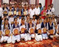  बाराबंकी : सम्मानित किये गए दसवीं- बारहवीं के मेधावी छात्र, रानी लक्ष्मीबाई इंटर कॉलेज में सम्मान समारोह हुआ आयोजित