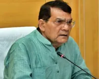 ''कटियाबाज'' पोस्टर वार के बीच सपा पर ऊर्जा मंत्री का हमला, कहा- अखिलेश राज में ‘कटियाबाजों’ को मिला संरक्षण