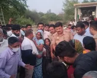 बाराबंकी : दर्जी का शव रखकर प्रदर्शन, आरोपियों पर रिपोर्ट 