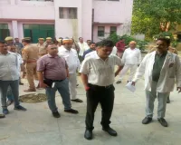 बाराबंकी : संयुक्त चिकित्सालय में अव्यवस्थाओं पर डीएम ने जताई नाराजगी