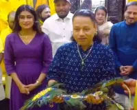 मथुरा : प्रेमानंद महाराज के दरबार में झूम उठे कैलाश खेर, शिव भजनों से भक्तिमय हुआ माहौल