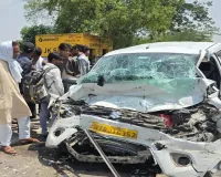 हमीरपुर में बड़ा हादसा : ट्रक और कार की टक्कर में दंपती समेत चार लोगों की मौत