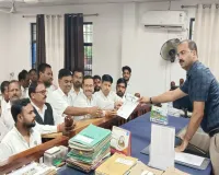 बाराबंकी : लखनऊ लाठीचार्ज के विरोध में अधिवक्ताओं का प्रदर्शन, कार्रवाई की मांग