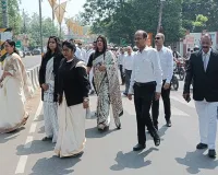 बाराबंकी : पीएम की अपील पर न्यायपालिका की अनोखी पहल, जजों ने छोड़े सरकारी वाहन, पैदल पहुंचे न्यायालय