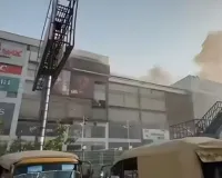 Ghaziabad News : पैसिफिक मॉल के सिनेमा हॉल में आग, दमकलकर्मियों ने कड़ी मशक्कत के बाद पाया काबू 