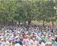 Bakra Eid  2026 : लखनऊ के ऐशबाग ईदगाह में अदा हुई बकरीद की नमाज, मंत्री दनिश अंसारी बोले- त्याग और बलिदान का प्रतीक हैं ईद-उल-अजहा