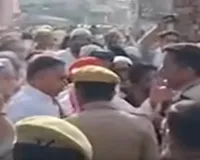 Bulandshahr News : नमाज को लेकर पुलिस से भिड़े सपा के पूर्व विधायक, CO ने हाथ जोड़कर लोगों से की शांति की अपील