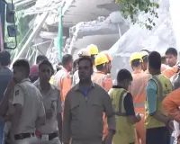 दिल्ली हादसा : साकेत मेट्रो स्टेशन के पास ढही 3 मंजिला इमारत, चार लोगों की मौत, जांच शुरू