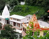 Uttrakhand:वीकेंड पर नैनीताल पर्यटकों से गुलजार, कैंची धाम क्षेत्र में दिनभर लगा जाम