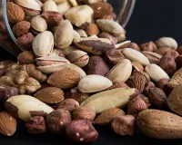 ईरान-अमेरिका युद्ध:सूखे मेवों के दाम में उछाल, बादाम, काजू, किशमिश महंगी