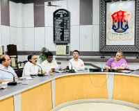 स्कूल-कॉलेज के गृहकर की आपत्तियाें का एक हफ्ते में होगा निस्तारण, महापौर और नगर आयुक्त ने अधिकारियों को दिए निर्देश