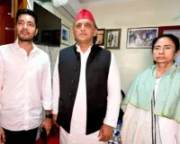 ममता बनर्जी से मिलने कोलकाता पहुंचे अखिलेश यादव, कहा- 