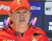 RCB के हेड कोच एंडी फ्लावर पर BCCI ने ठोंका भारी जुर्माना,  अंपायर को अपशब्द कहने पर हुई सख्त कार्रवाई