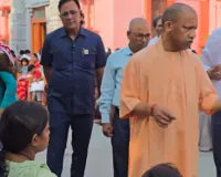 गोरखनाथ मंदिर के जनता दर्शन में बोले सीएम योगी, मत करिए चिंता, इलाज के लिए सरकार जरूर करेगी हरसंभव मदद 