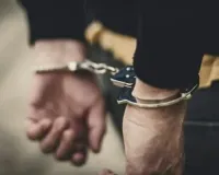  ललितपुर में सतर्कता विभाग की बड़ी कार्रवाई, 1.5 लाख की घूस मांग रहे यूनानी डॉक्टर साहब, पहली किस्त लेते ही पहुंचे जेल