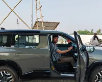  मॉय फर्स्ट राइड:  स्टीयरिंग थामने का रोमांच
