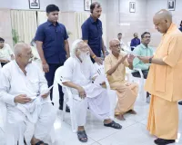 जनसेवा, सुरक्षा और सुशासन हमारी प्राथमिकता, सीएम योगी ने 'जनता दर्शन' में अधिकारियों को दी नसीहत