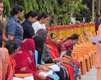  गोरखपुर जनता दर्शन :  लगातार दूसरे दिन सीएम योगी ने सुनीं लोगों की समस्याएं, कहा- हर जरूरतमंद के साथ खड़ी है सरकार 