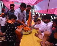  Bada Mangal 2026:  ज्येष्ठ माह के चौथे बड़े मंगल पर लखनऊ में भंडारों का आयोजन, 'कही बटी इमरती तो कही ठंडा पानी' 